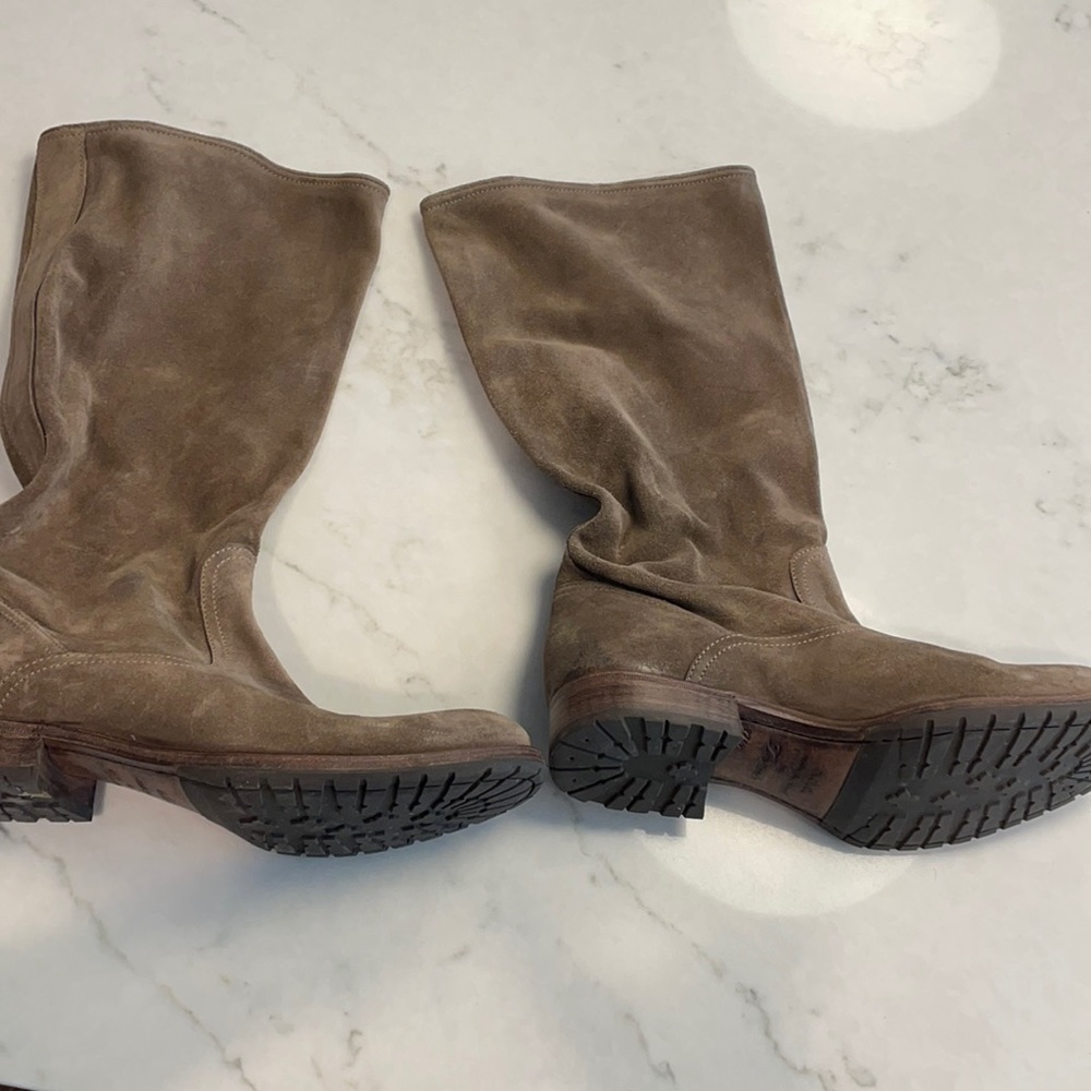 Semi slouchy boot